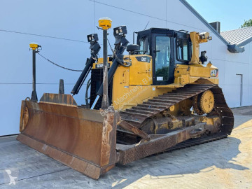 Buldozer na pásech Caterpillar