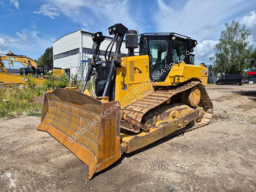Buldozer na pásech Caterpillar