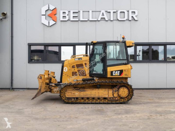 Buldozer na pásech Caterpillar