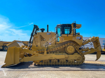 Buldozer na pásech Caterpillar