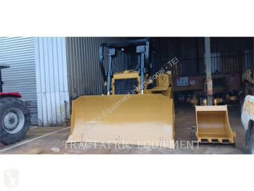 Buldozer na pásech Caterpillar