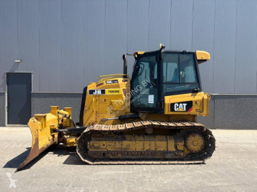 Buldozer na pásech Caterpillar