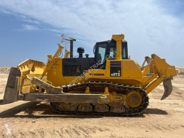 Buldozer na pásech Komatsu