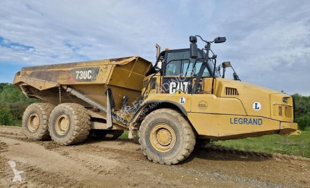 Tombereau articulé Caterpillar