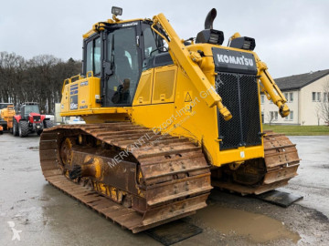 Bulldozer sur chenilles Komatsu