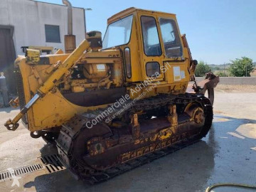 Bulldozer sur chenilles Caterpillar