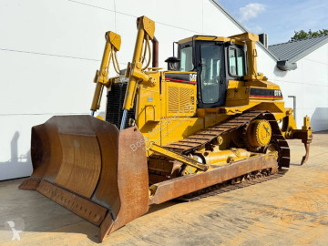 Bulldozer sur chenilles Caterpillar