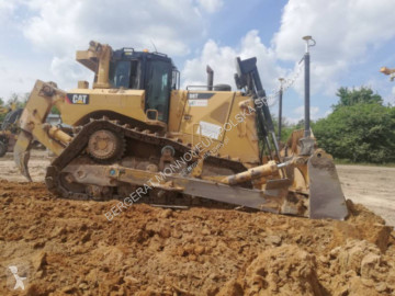 Bulldozer sur chenilles Caterpillar