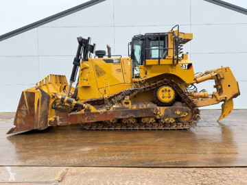 Buldozer na pásech Caterpillar