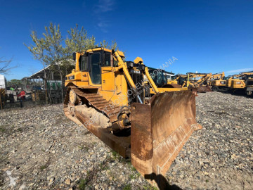 Buldozer na pásech Caterpillar