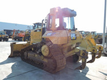 bulldozer sur chenilles Caterpillar