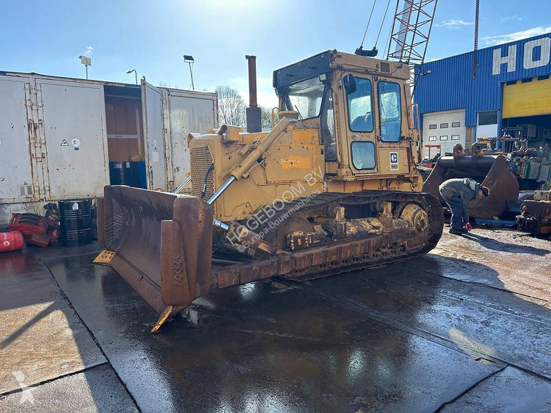 Bulldozer Caterpillar D6D with winch