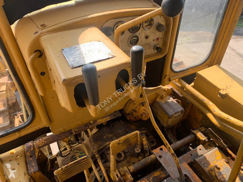 Bulldozer Caterpillar E Bulldozer with ripper...