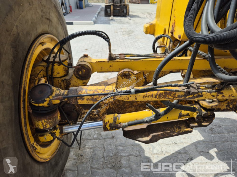 Buldozer Komatsu GD825A-2