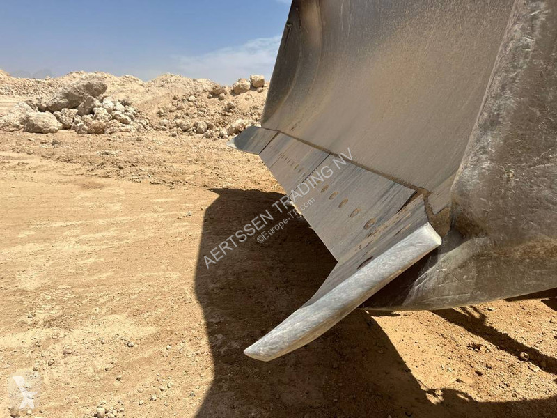 Bulldozer Komatsu D275-5R (Saudi Arabia)