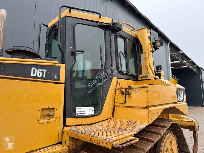 Buldozér Caterpillar D6T