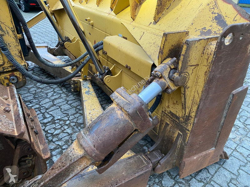 Бульдозер Caterpillar D6T