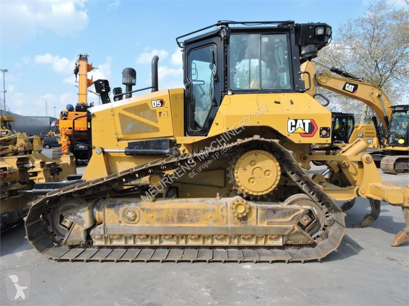 Bulldozer Caterpillar D5