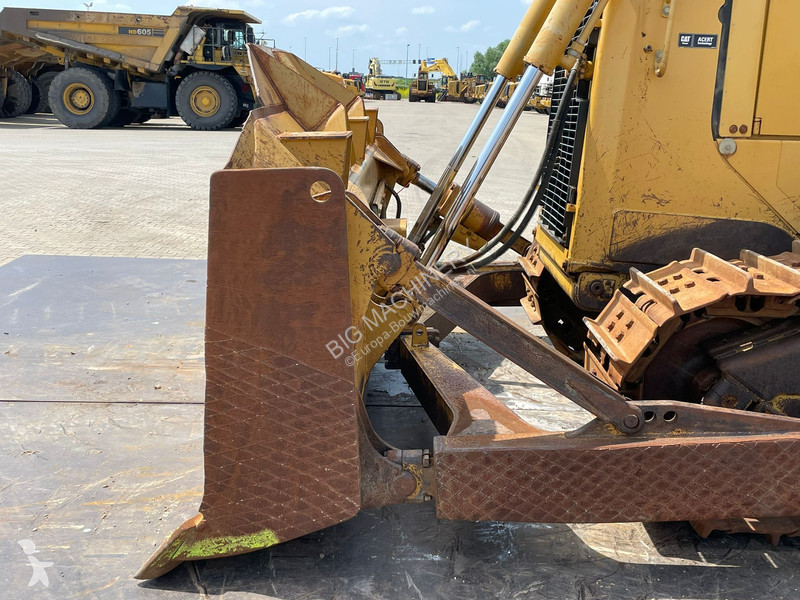 Бульдозер Caterpillar D6T