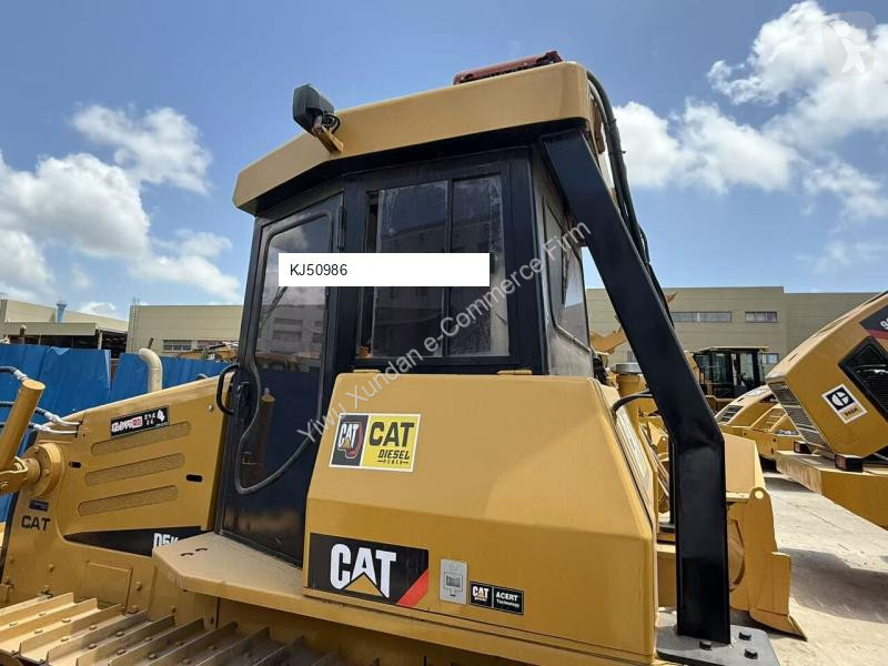 بلدوزر Caterpillar D5K