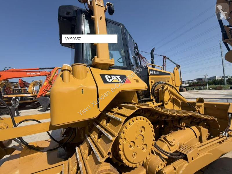بلدوزر Caterpillar D6N