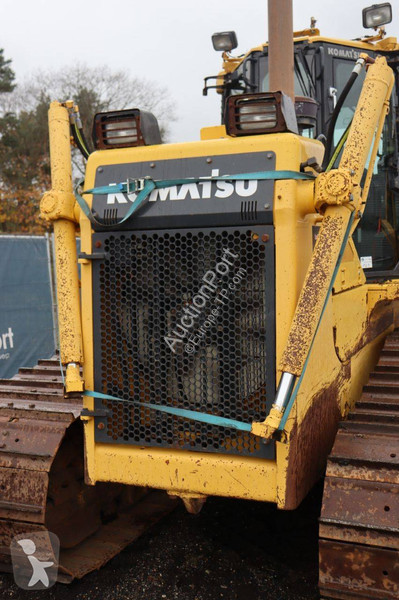 بلدوزر Komatsu