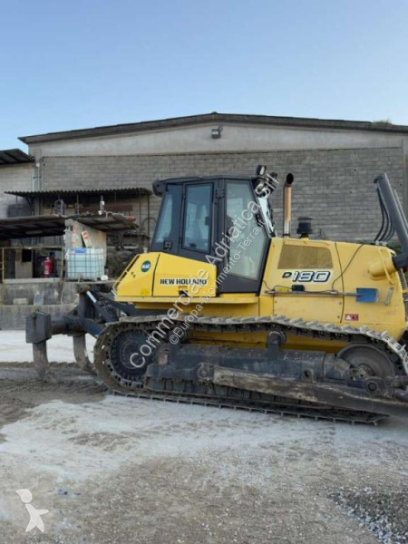 Bulldozer New Holland D180