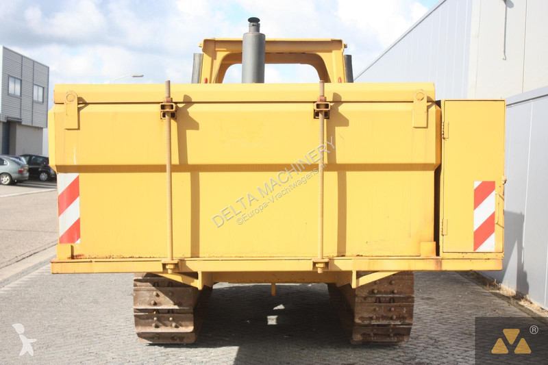 Bulldozer Caterpillar D6E Fuel tanker