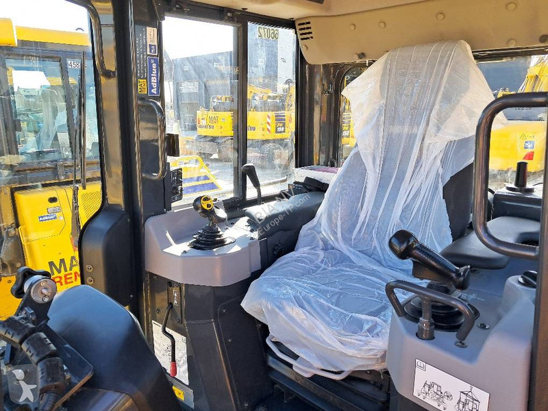 بلدوزر Komatsu I-24E0