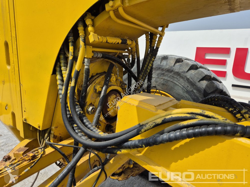 Buldozer Komatsu GD825A-2