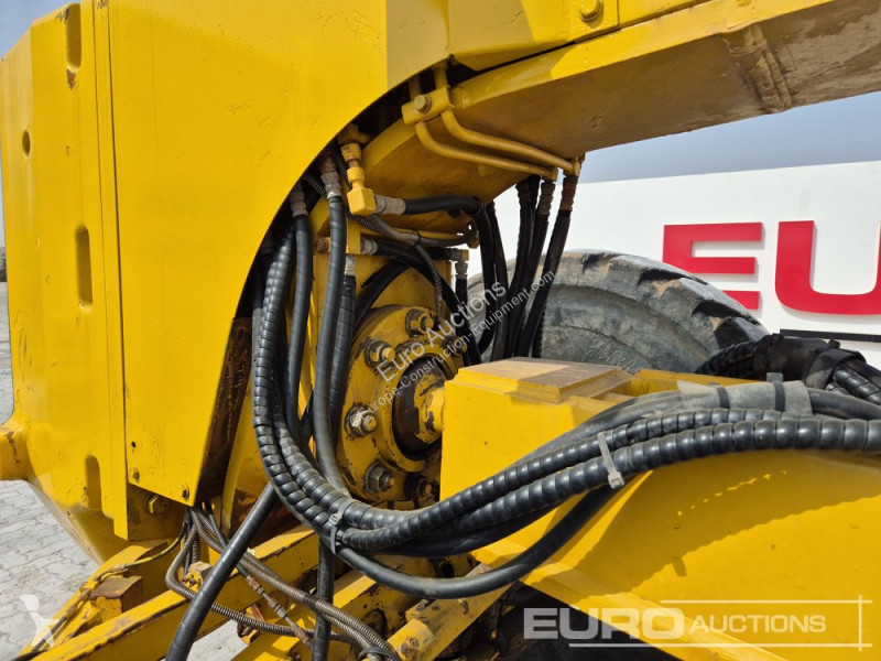 Buldozer Komatsu GD825A-2