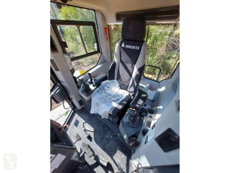 Bulldozer Dressta TD-15M SERIES2