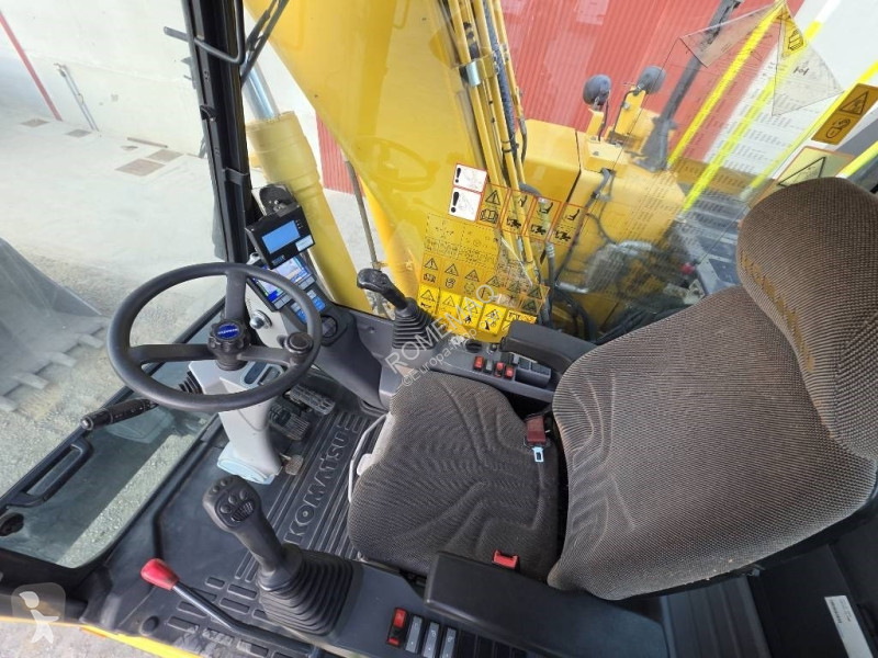 بلدوزر Komatsu PW 148-11