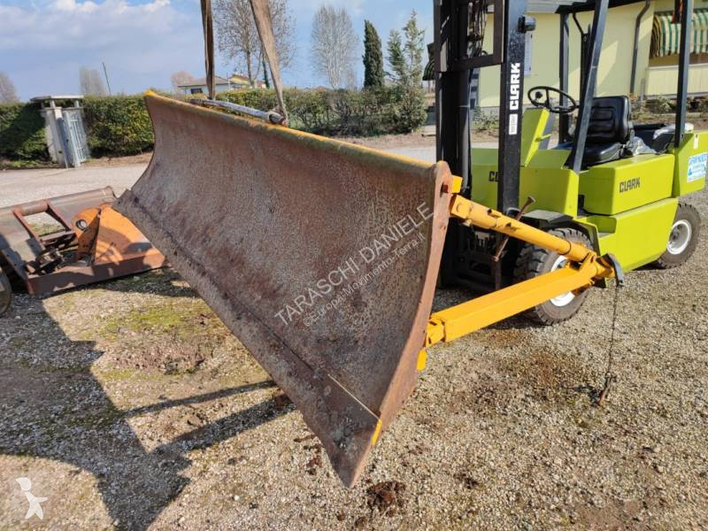 بلدوزر Caterpillar D4C