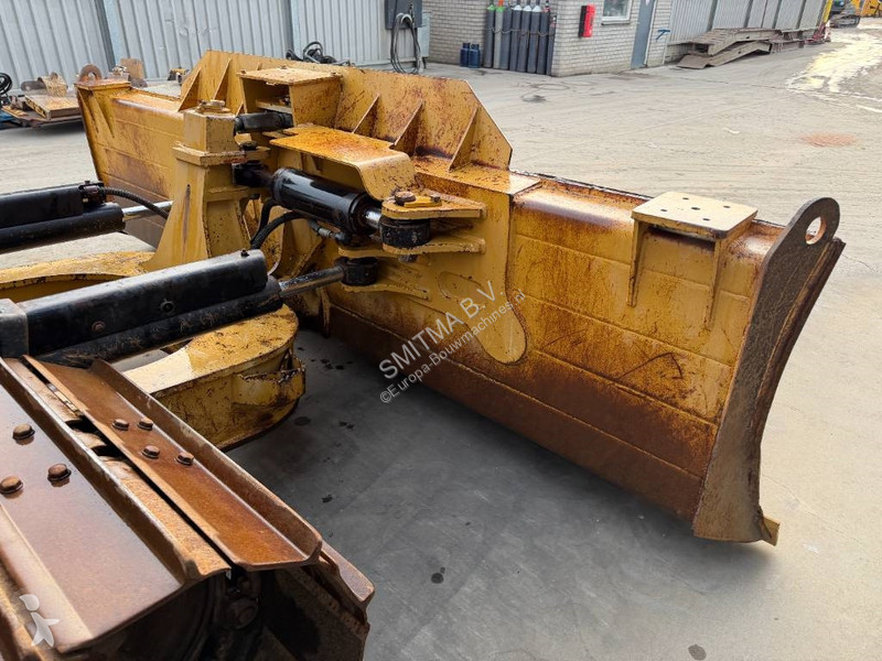 بلدوزر Caterpillar D6N