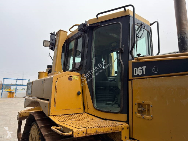 Buldozér Caterpillar D6T