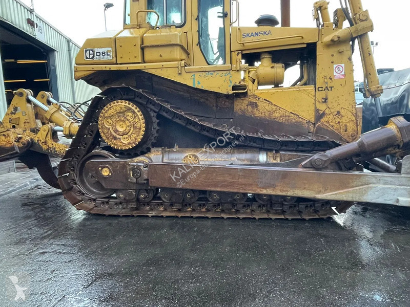 Bulldozer Caterpillar Dozer with Ripper Very...