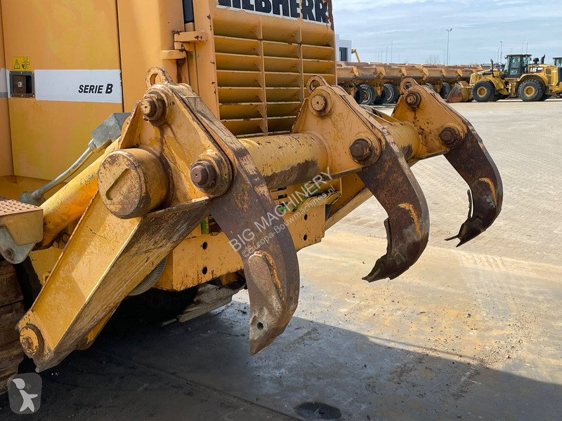 بلدوزر Liebherr LR622B