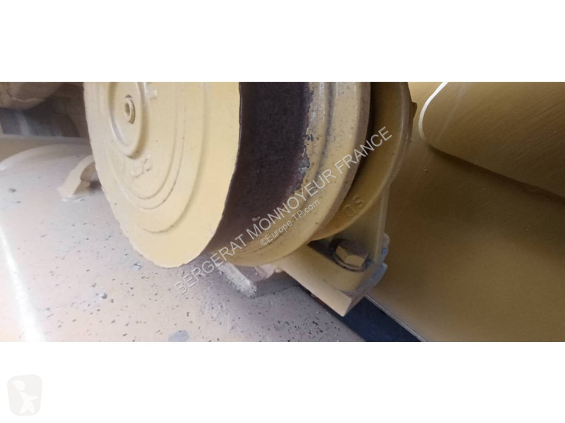 بلدوزر Caterpillar D6