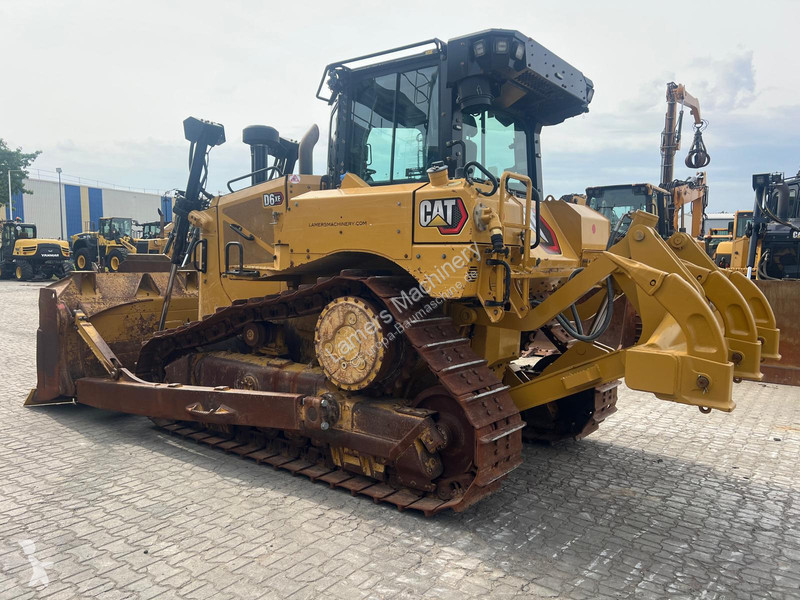 بلدوزر Caterpillar D6 XL next generation .