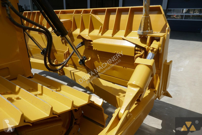 بلدوزر Caterpillar D6T