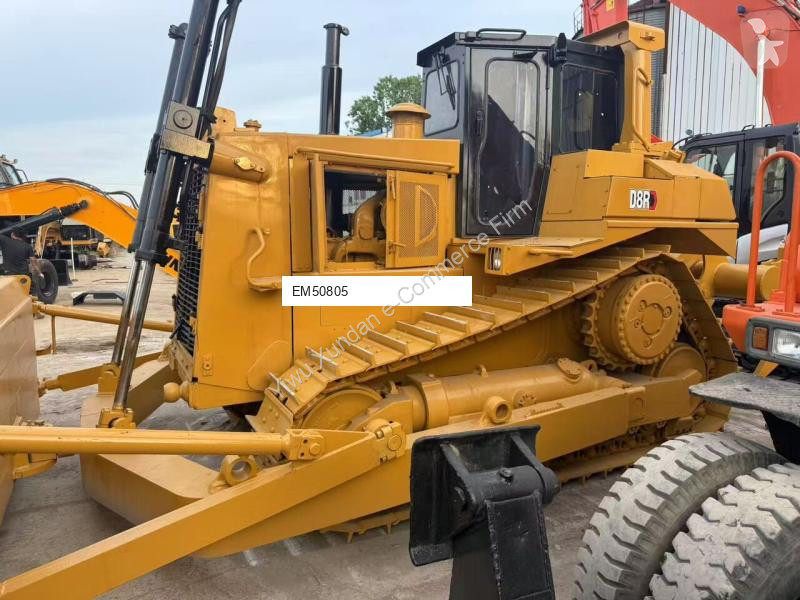 بلدوزر Caterpillar D8R