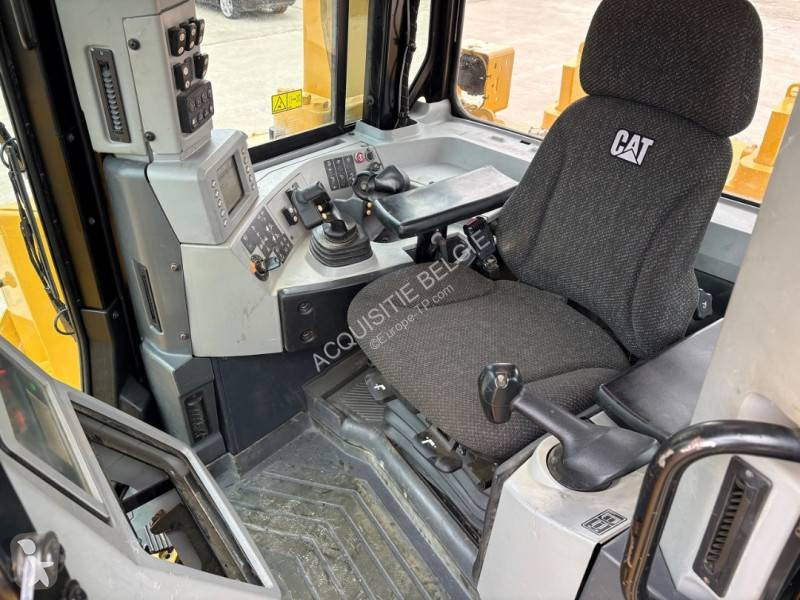 بلدوزر Caterpillar D8T LGP