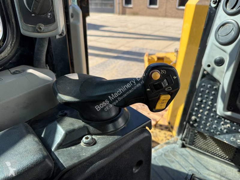 Bulldozer Caterpillar D6T XL - 3 Tine Ripper /...