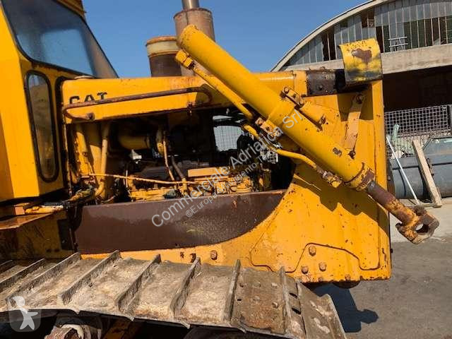 بلدوزر Caterpillar D6D