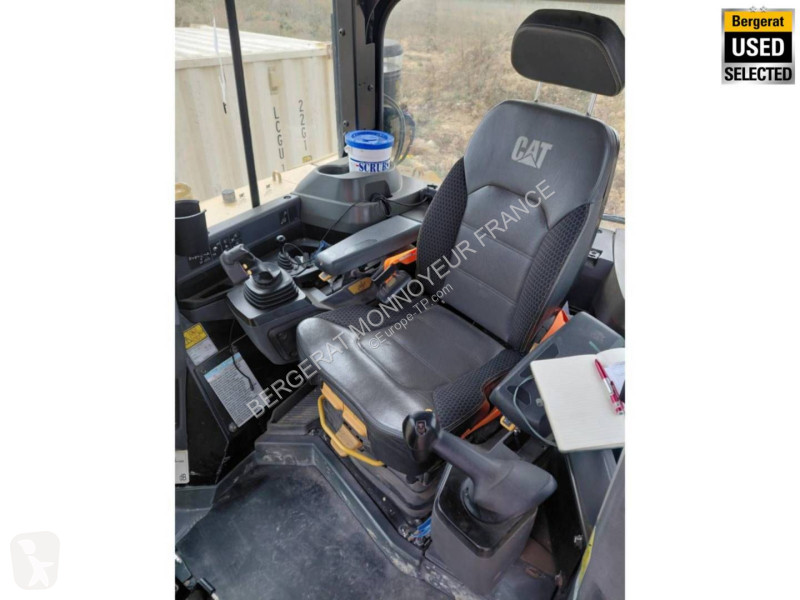 بلدوزر Caterpillar D6 XE