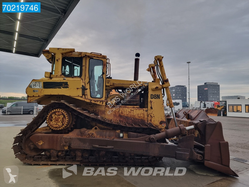 بلدوزر Caterpillar D8 N