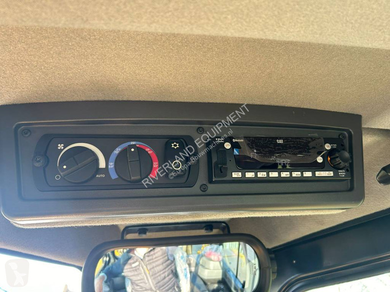 بلدوزر Caterpillar D6 new unused with factory...