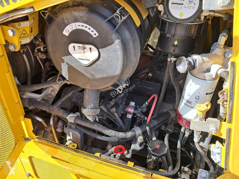 بلدوزر Komatsu I-24E0