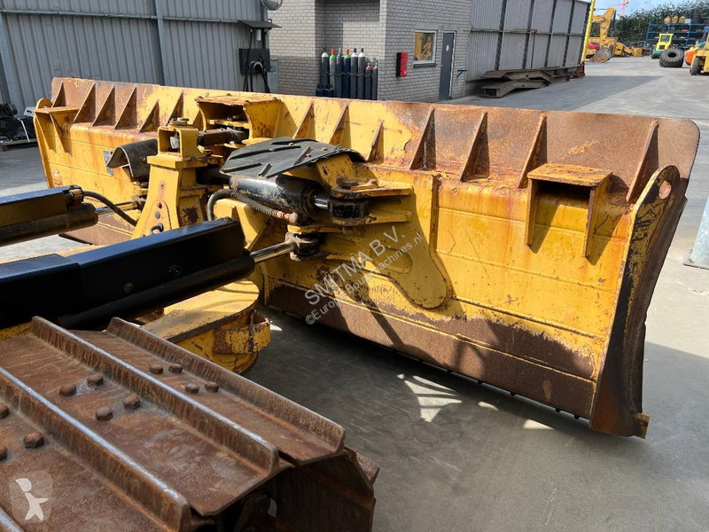بلدوزر Caterpillar D6N